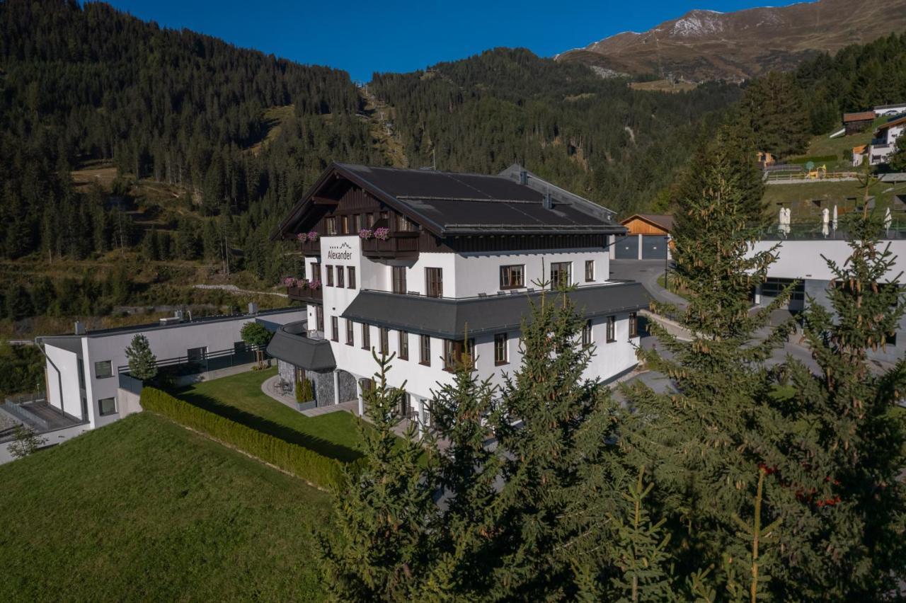 Appartements Alexander Fiss Bagian luar foto
