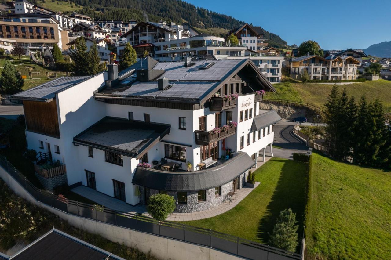 Appartements Alexander Fiss Bagian luar foto
